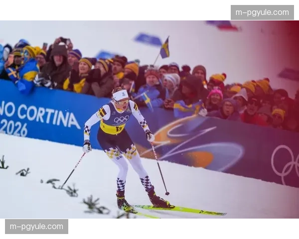 瑞典队越野滑雪女子接力 开局失误后逆袭夺银牌