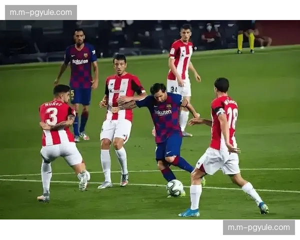 比达尔飞铲动作过大，奥维耶多中场防守侵略性过度致风险